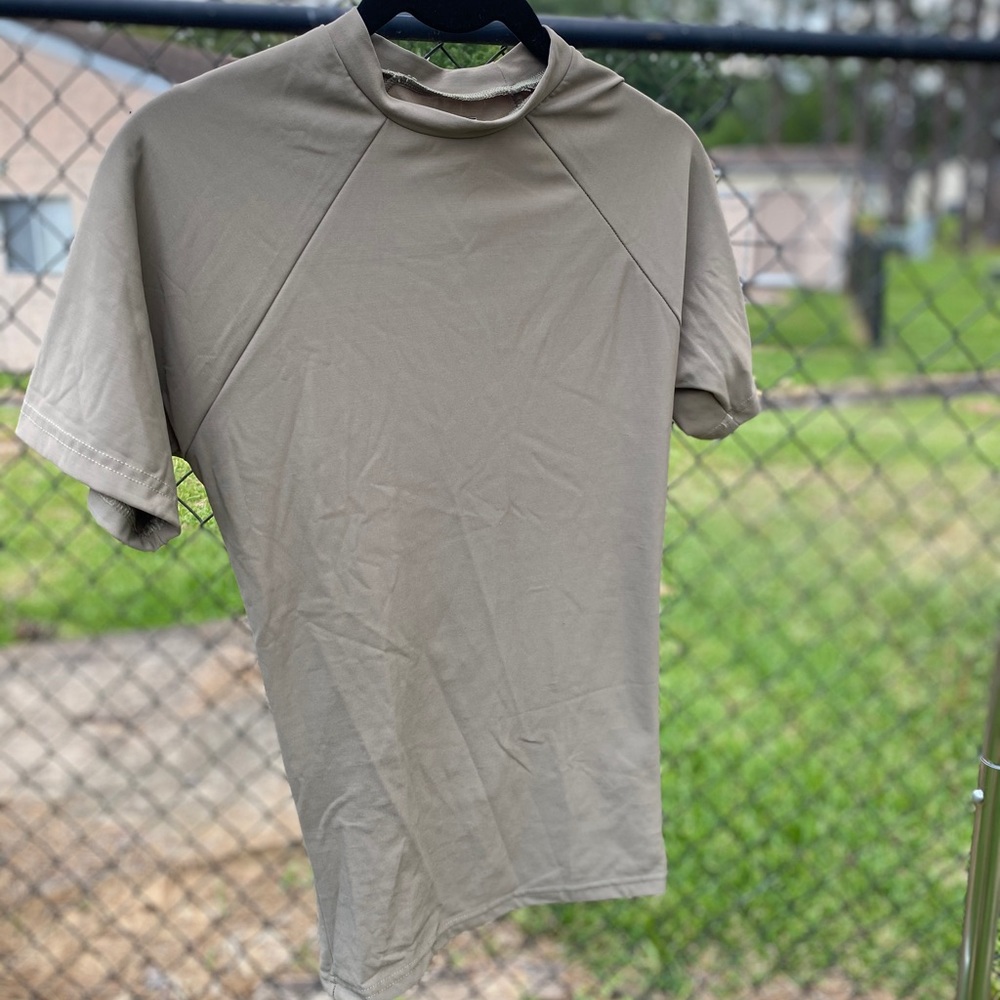 🛑SOLD🛑 Dri-Duke moisture control top (army)